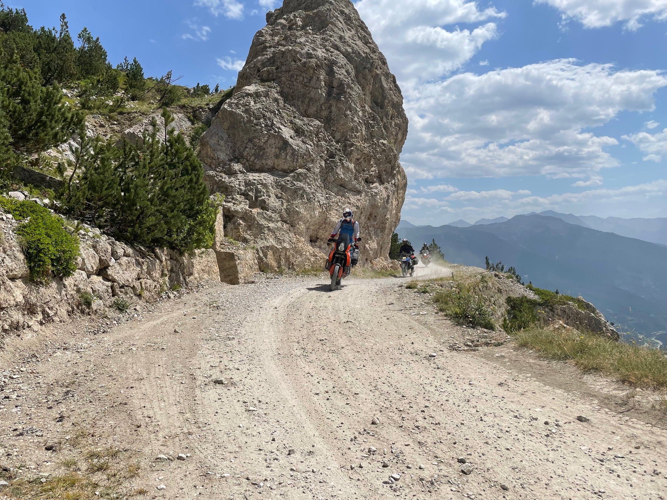 5-Tage Westalpen Adventure – Von der Schweiz zum Sommeiller & zurück (Biwak & Offroad)
