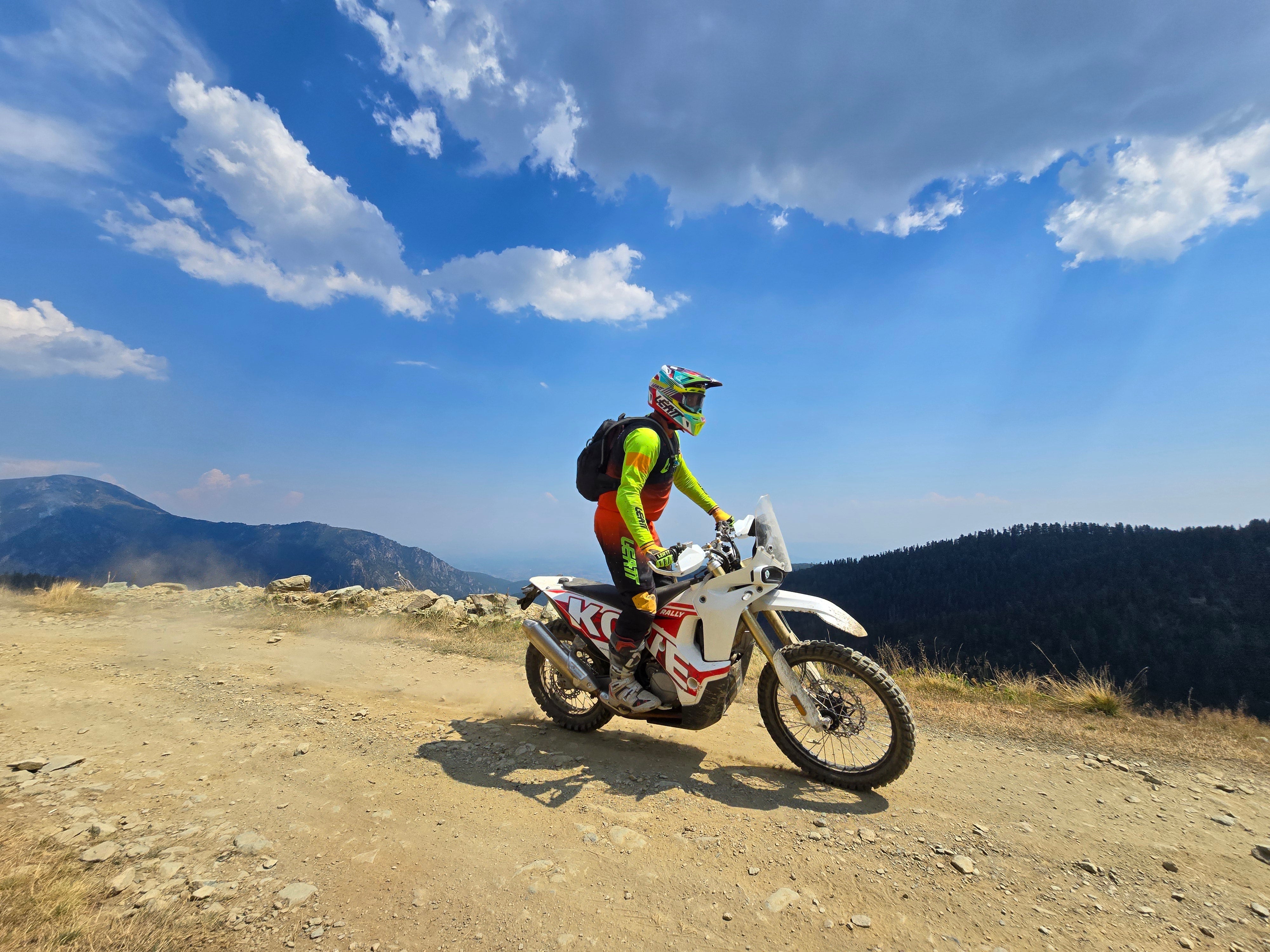 Testfahrt im Hochsommer – Neue Strecken, harte Learnings & starke Begegnungen im Kosovo - WildRide Adventure